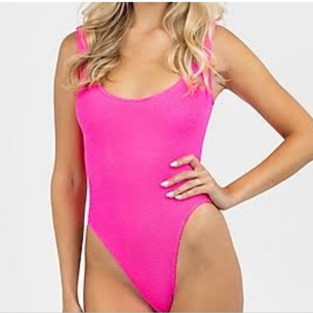 MOSMANN Women's hot pink Laguna Carmine Ribbed One-Piece Swimsuit sz Sma…